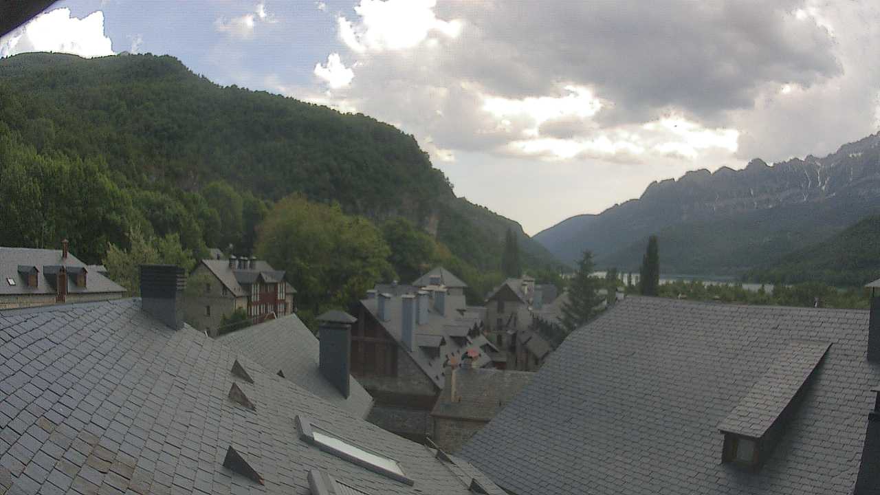 Webcam en El Pueyo de Jaca (1.090m.)