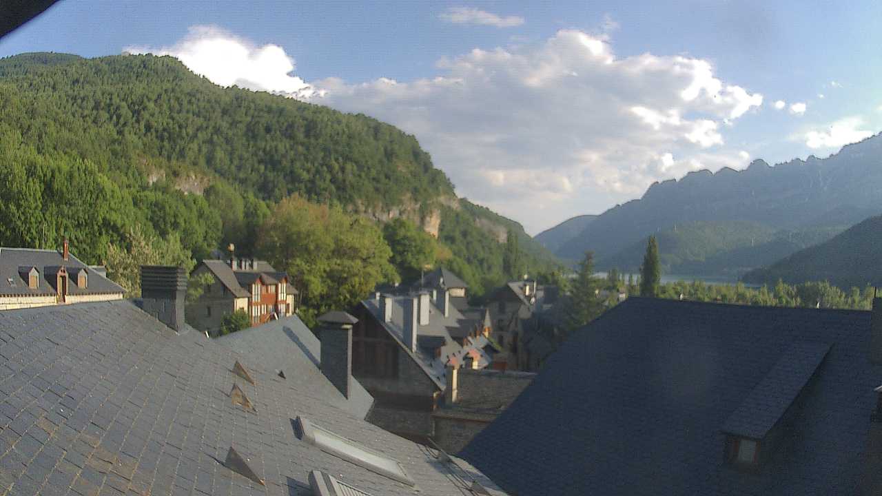 Webcam en El Pueyo de Jaca (1.090m.)