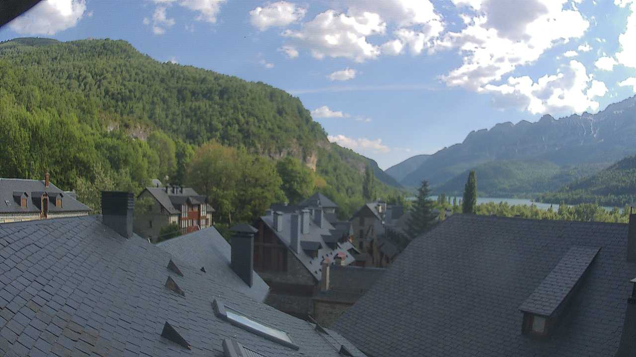 Webcam en El Pueyo de Jaca (1.090m.)