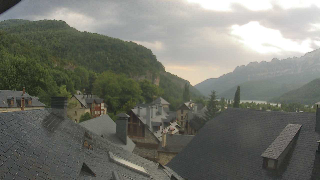 Webcam en El Pueyo de Jaca (1.090m.)